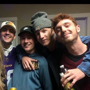 Meet your Posher, Sam